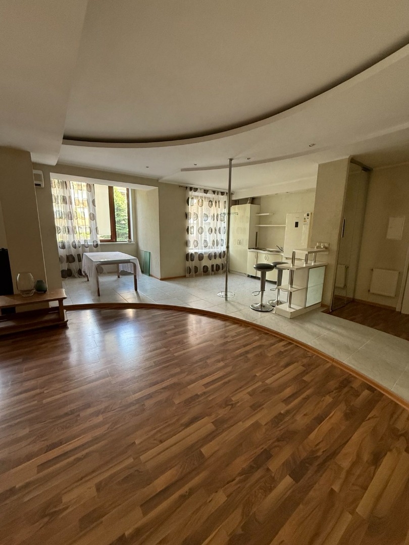 продажа трехкомнатной квартиры номер A-139737 в Приморском районе, фото номер 15